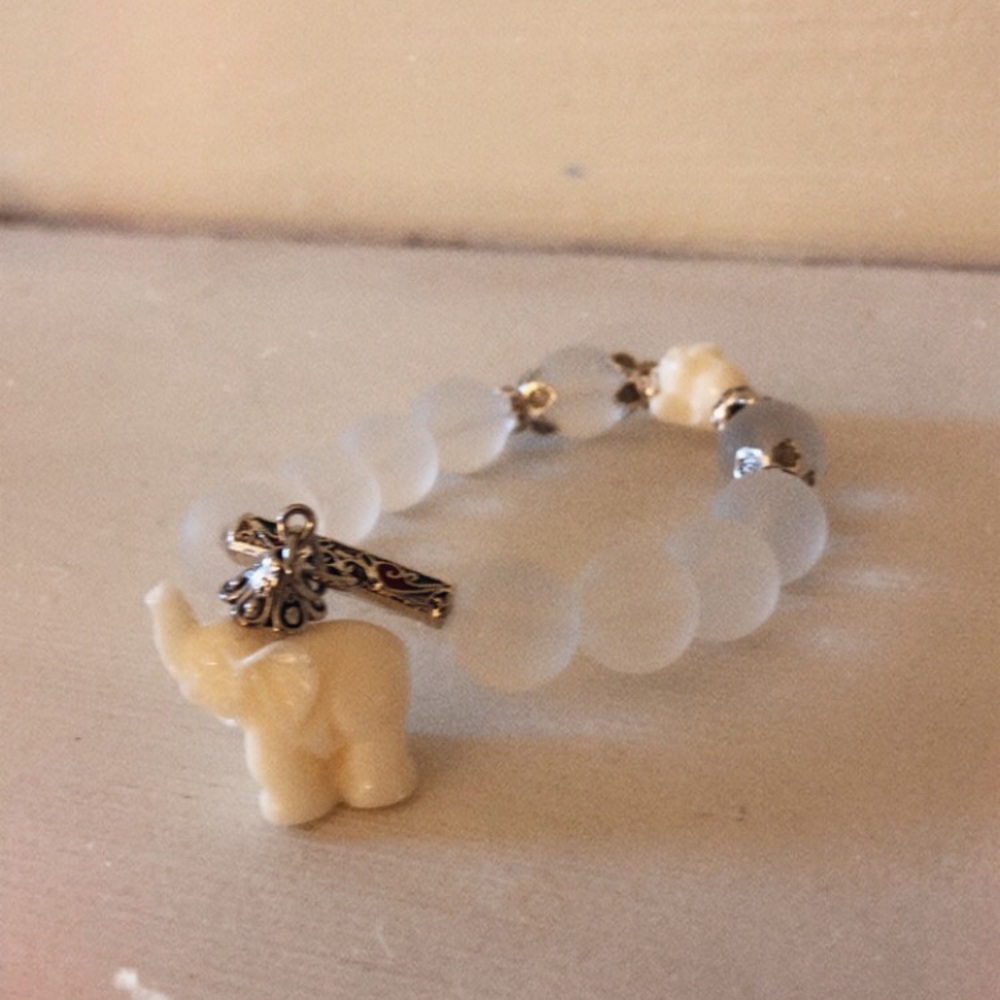 Clear Pearl Elephant bracelet